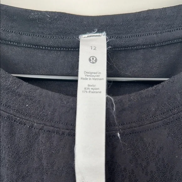 lululemon athletica Black Sleeveless Crop Top - Picture 4 of 4